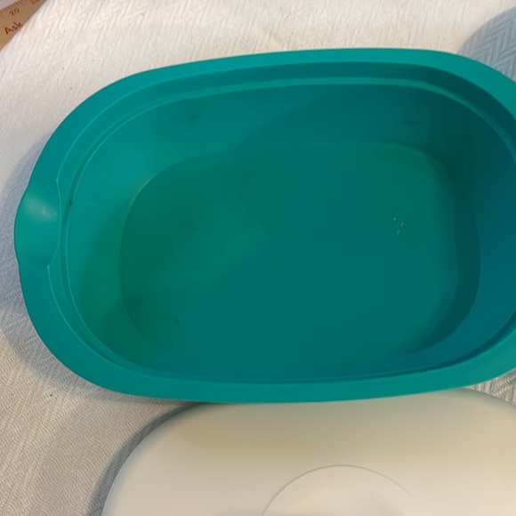 Tupperware - Picture 3 of 10